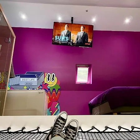 Capsule Forever Young: Entertainment Hub with Jacuzzi & Sauna Hastiere-par-dela Exterior photo