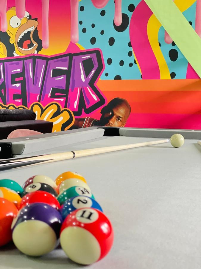 Ferienhaus Capsule Forever Young - Jacuzzi - Sauna - Billard - Arcade De Jeux - Netflix & Cinema - Ping Pong Hastiere-par-dela