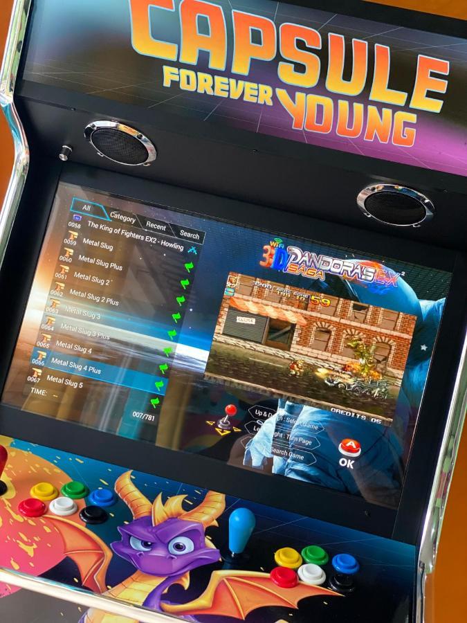 Capsule Forever Young - Jacuzzi - Sauna - Billard - Arcade De Jeux - Netflix & Cinema - Ping Pong Vakantiehuis Hastiere-par-dela