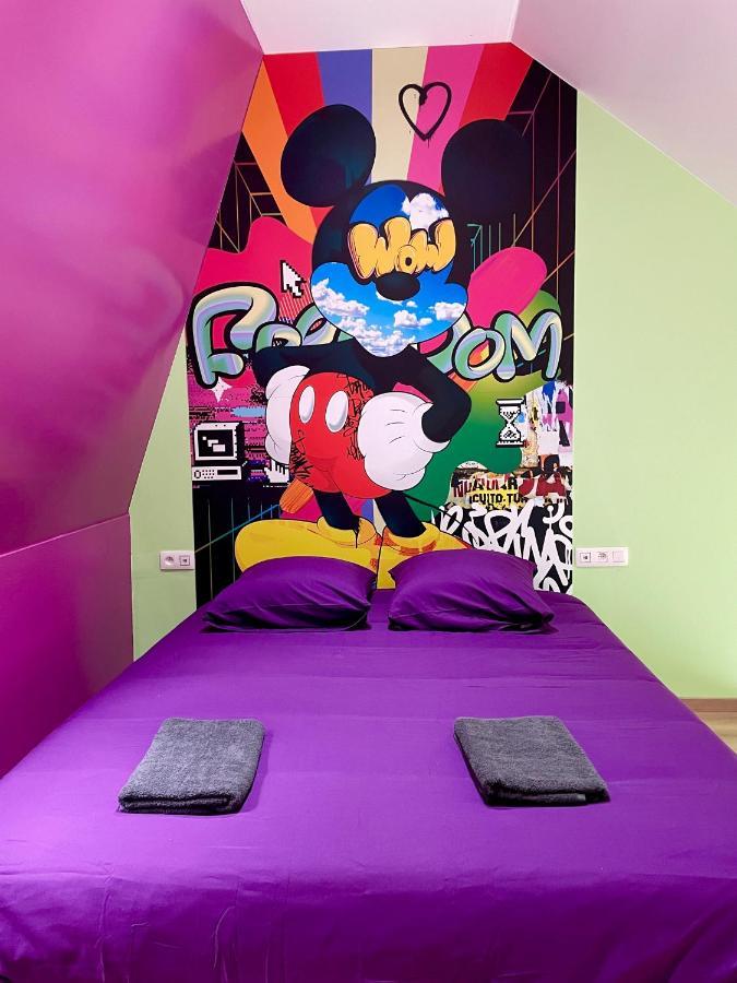 Capsule Forever Young: Entertainment Hub With Jacuzzi & Sauna *