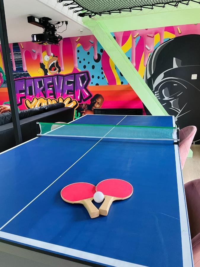 Vakantiehuis Capsule Forever Young - Jacuzzi - Sauna - Billard - Arcade De Jeux - Netflix & Cinema - Ping Pong Hastiere-par-dela