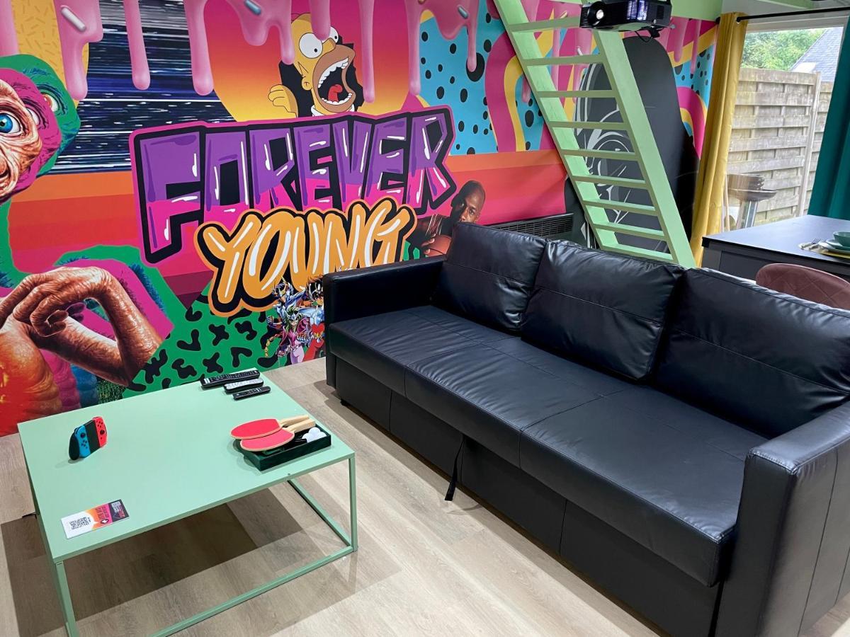 Capsule Forever Young: Entertainment Hub With Jacuzzi & Sauna Holiday home Hastiere-par-dela